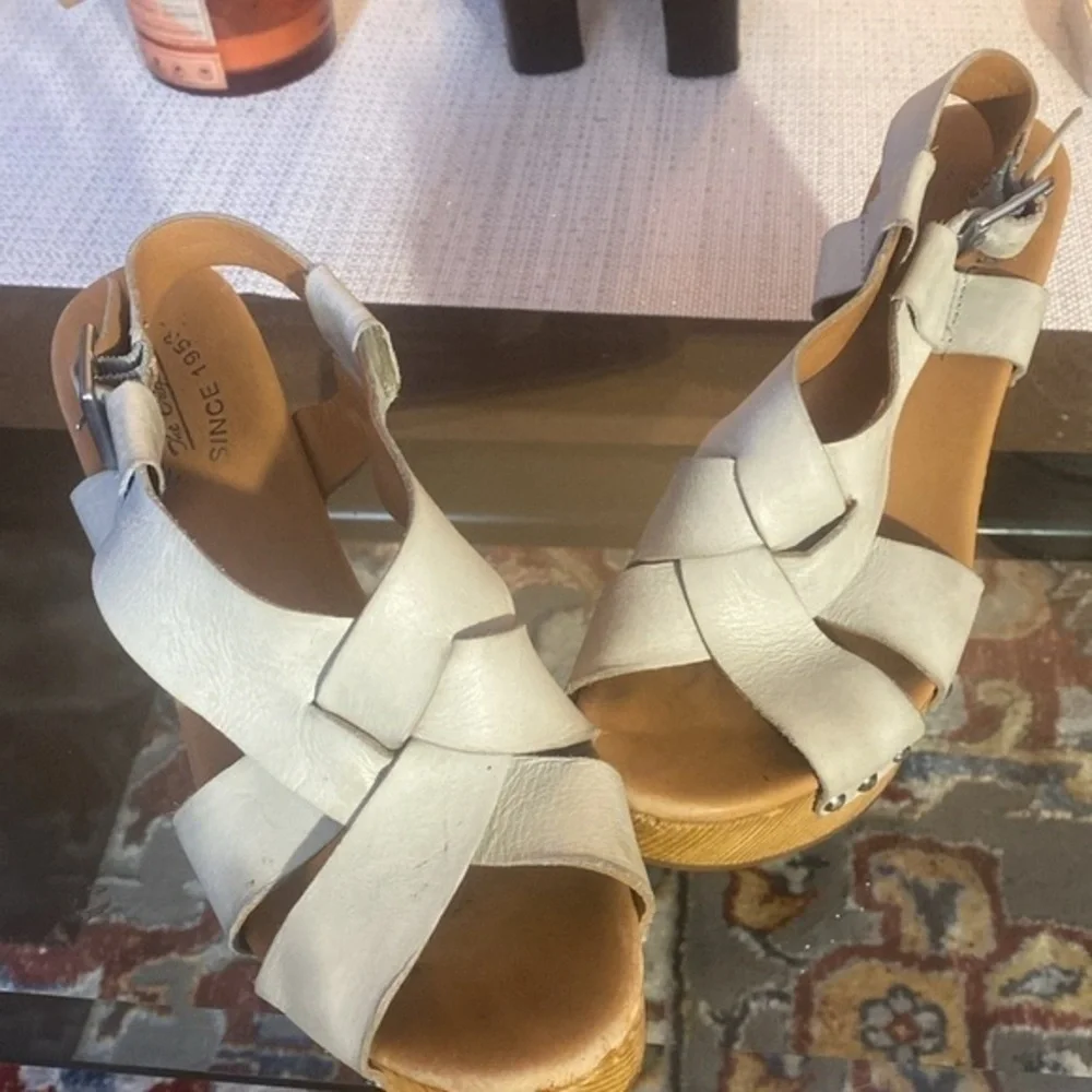 Jaclyn Natural platform sandal by Kork-ease, super comfortable size9